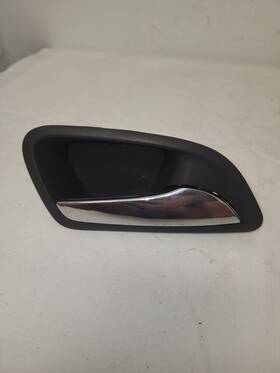 Am-2846197091 Am Autoparts Right Rear Interior Door Handle Fits 2011-2015 Cruze 2016