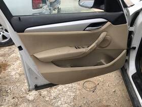204.bm1115 Bmw X1 2015 Front Door Trim Panel 883649
