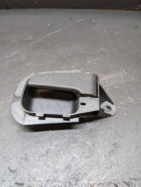229.bm1z96 Bmw Z3 1996 Door Handle Interior