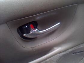 229.gm4v00 Buick Park Ave 2000 Door Handle Interior 27210986 229.gm4v00 Buick Park Ave 2000 Door Handle Interior 27210986