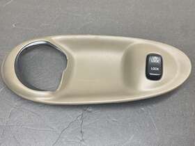 25654436 Buick Door Handle Interior Lesabre 00-05 Front Left Driver With Lock Oem