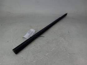 226.gm6t06 Cadillac 2006 Cts Front Driver Door Window Outer Trim