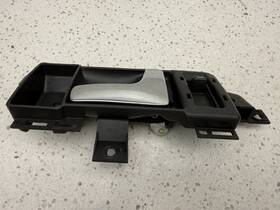 229.gm6w97 Cadillac 1996-2002 Eldorado Passenger Right Interior Door Handle Oem B740-9