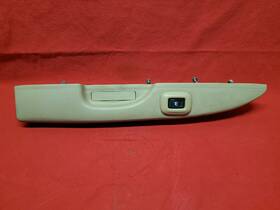15122225 Chevrolet 2005 2006 2007 2008 Chevy Trailblazer Rear Left Arm Rest Door Tan