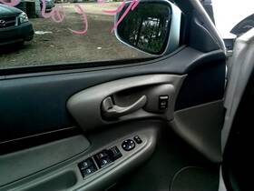 229.gm1q04 Chevrolet Impala 2004 Door Handle Inner 146134