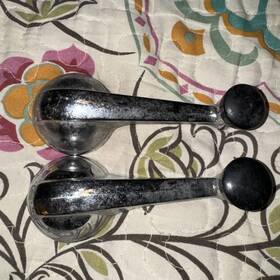 226.gm8562 Chevrolet Truck 1962 C10 C20 C30 Door Window Crank Handles