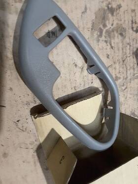 229.gm8799 Chevrolet Truck Tchev3500 1999 Door Handle Inner