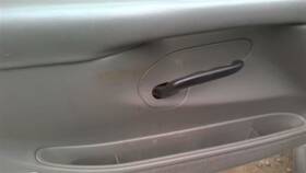 229.gm8j05 Chevrolet Truck Suburbn15 2005 Door Handle Interior 26563018
