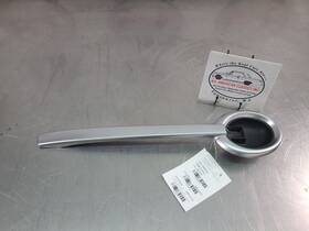 229.gm8s03 Chevrolet Truck 2003-06 Chevy Ssr Drivers Side Lh Interior Door Handle Trim - Oem