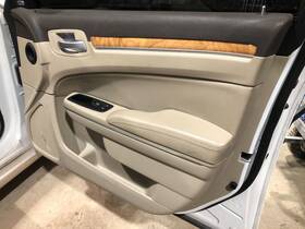 204.ch1u12 Chrysler 2012 300front Door Trim Panel 926472