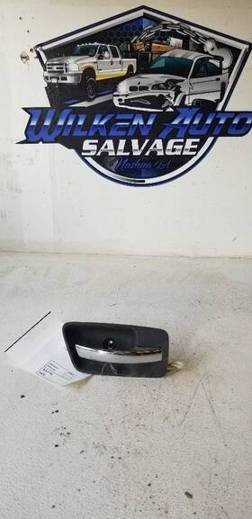 229.ch1u08 Chrysler 300 2008 Door Handle Interior 377133