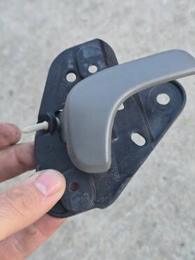 Dodge Aar411051 2005 Grand Caravan Front Right Interior Door Handle Gray Used