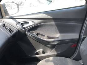 204.fd1f15 Ford Focus 2015 Front Door Trim Panel 808788
