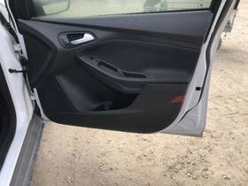 204.fd1f16 Ford Focus 2016 Front Door Trim Panel 904262