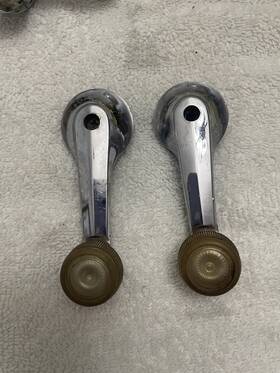 D22b-62233 Ford D22b62233 1972-1975 Window Cranks Originals