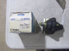 Dohz-17294-a Ford New Genuine Oem Adapter And Bracket Eaton 083337