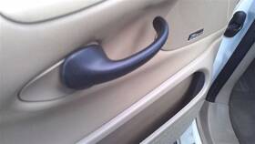 229.fd8e01 Ford Truck Expediton 2001 Door Handle Interior 22417845