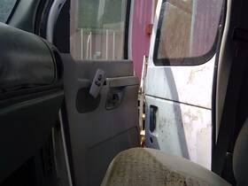 229.fd8y03 Ford Truck E350sd 2003 Door Handle Interior 3740552