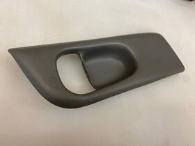 10279861 General Motors 97-05 Buick Century Door Handle Bezel P/n Genuine Oem Gm Part Rear