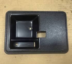 General Motors 14061740 1985-1995 Chevrolet Gmc Van Rear Side Door Interior Handle/lock Escutcheon Panel