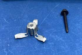 15838554 General Motors 2000 - 2006 Tahoe Suburban Escalade Tail Gate Pull Strap Handle Clip Screw Oem