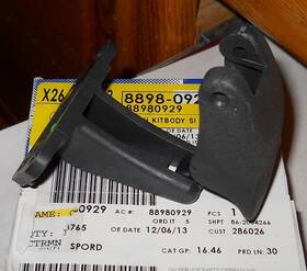 88980929 General Motors Nos 2000-03 Chevrolet S10 Side Window Latch Assembly