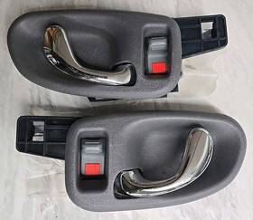 14907911 Gm 1998-2005 S10 Blazer Jimmy Sonoma Chrome Interior Door Handles - Set Of 2