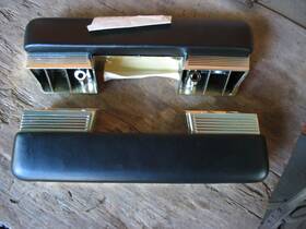 Gm 4473130 Nos 1962-1967 Corvette Chevelle Gto Black With Chrome Base Armrest Pair