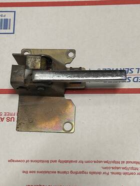915mh39 Gm Interior Door Handle Fits 1981-1986 Chevrolet C10 Oem Used See Pictures