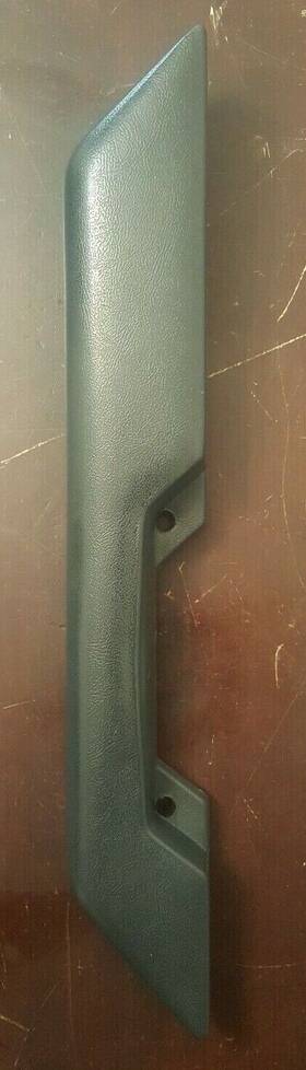 14026407 Gm/chevrolet/pontiac 1981-91 Chevy/gmc Front Rh/passenger Door Armrest Black Blazer/suburban