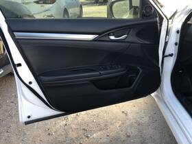 204.ho1b18 Honda 2018 Civic Front Door Trim Panel 933442