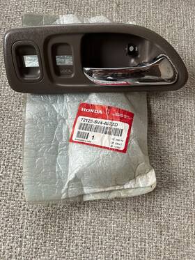 72125-sv4-a02zd Honda 72125-sv-a02zd New Oem Case Right Front Door Inside Medium Taupe