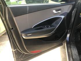 204.hy1418 Hyundai Santa Fe 2018 Front Door Trim Panel 843894