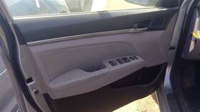 204.hy1s17 Hyundai Elantra 2017 Driver Front Door Interior Trim Panel 2512996