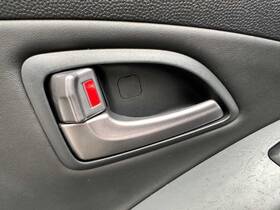 229.hy1214 Hyundai Interior Inner Door Handle Driver Left Rear 2014 2015 14 15 Tucson