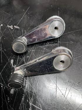 341801-c1 International Harvester 69-75 Pickup 71-80 Scout Ii Inside Window Crank Handle Set