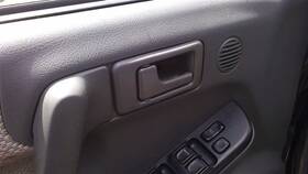 229.is1299 Isuzu Rodeo 1999 Door Handle Interior 25029465
