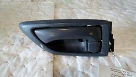 229.ishl16 Isuzu 2016 Npr Left Door Handle Inner 6417939