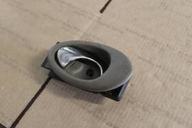 229.ja1v99 Jaguar 1997 1998 1999 2000 Xk8 Right Passenger Interior Door Handle Oatmeal Agd