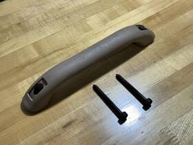 55216106 Jeep 1997-2001 Cherokee Xj Rear Hatch Grab Handle Tan With Screws