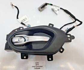 6ck55trmab Jeep 17-23 Oem Cherokee Latitude Front Left Driver Interior Door Pull Handle