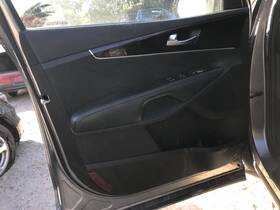 204.ki1217 Kia Sorento 2017 Front Door Trim Panel 902497