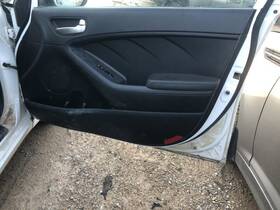 204.ki1f18 Kia Forte 2018 Front Door Trim Panel 842924