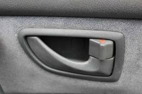229.ki1203 Kia Interior Inner Door Handle Passenger Right Front 2003 Sorento