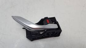 229.mz1k17 Mazda 3 2017 Door Handle Interior 540815