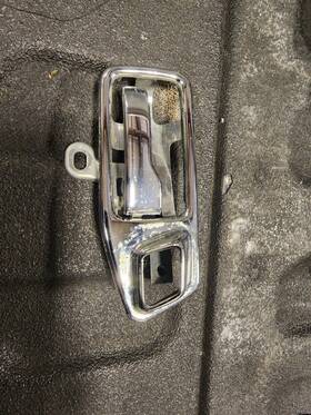229.mb1m85 Mercedes-benz 78 79 80 81 82 83 84 85 300d 300cd Rear Right Door Interior Handle