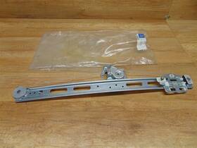 A1687201246 Mercedes-benz Front Right Door Window Regulator Less Motor Genuine W168 -
