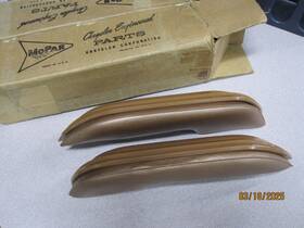 2210676-7 Mopar 2210676 Nos 1960 1961 1962 Dodge Plymouth Desoto Chrysler Arm Rest Set