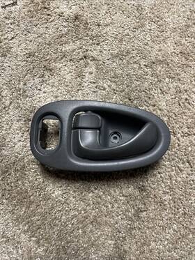 22710829 Oem 2002-2005 Saturn Vue Lh Driver Rear Interior Door Handle Dark Gray 37808