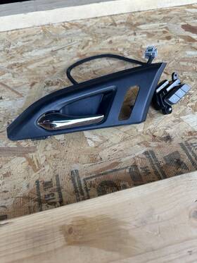 Rb82520-z8 Rareelectrical Oem Left Front Interior Door Handle With Seat Memory 2009-2013 Cadillac Cts